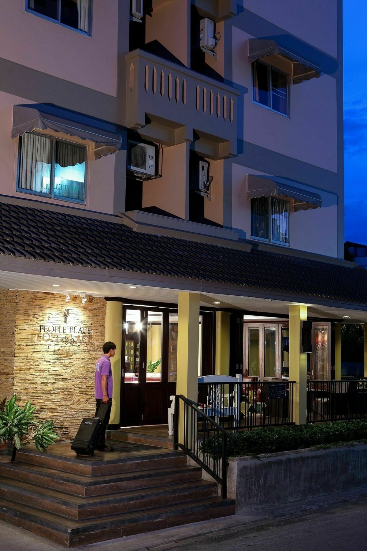 People Place Classic Hotel Sha Extra Plus Chiang Mai Exterior photo